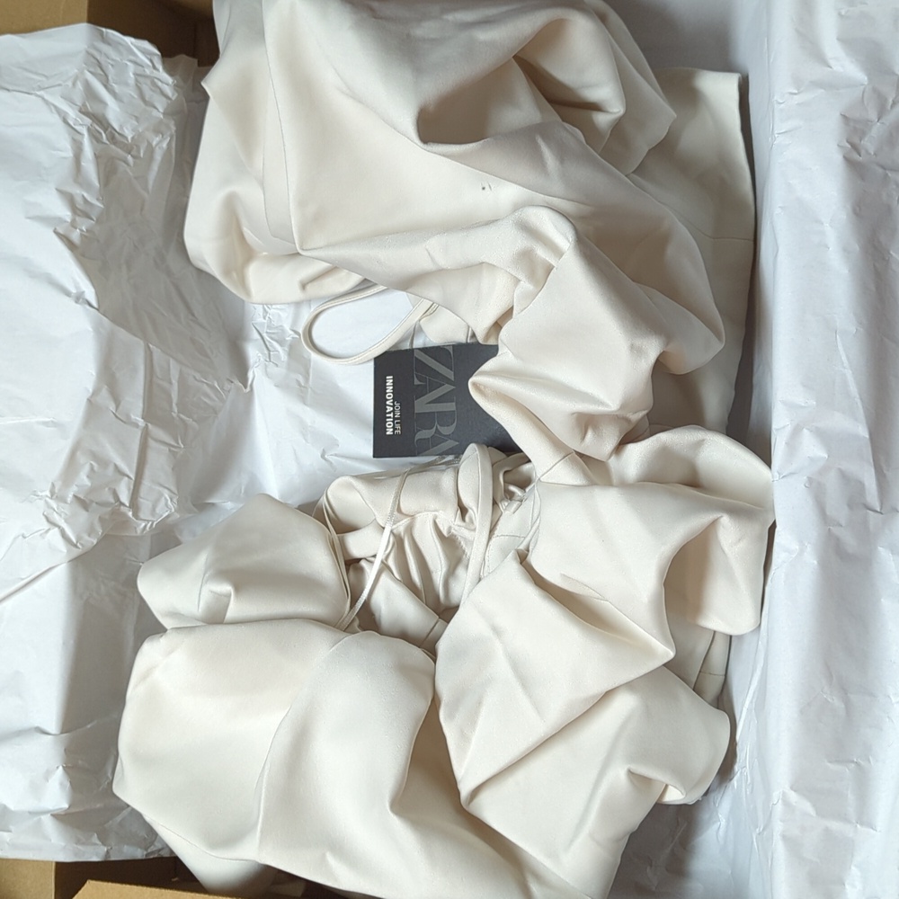 ZARA VOLUMINOUS SATIN EFFECT TOP ECRU WHITE XS NWT - Picture 7 of 9